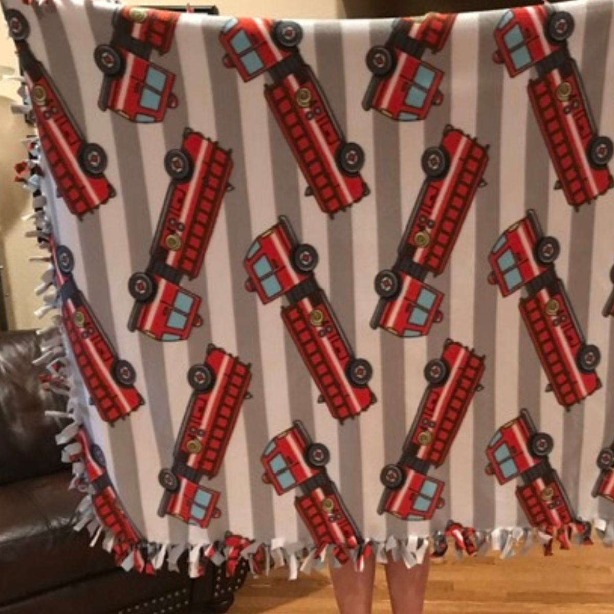 How To Make A No Sew Fleece Blanket